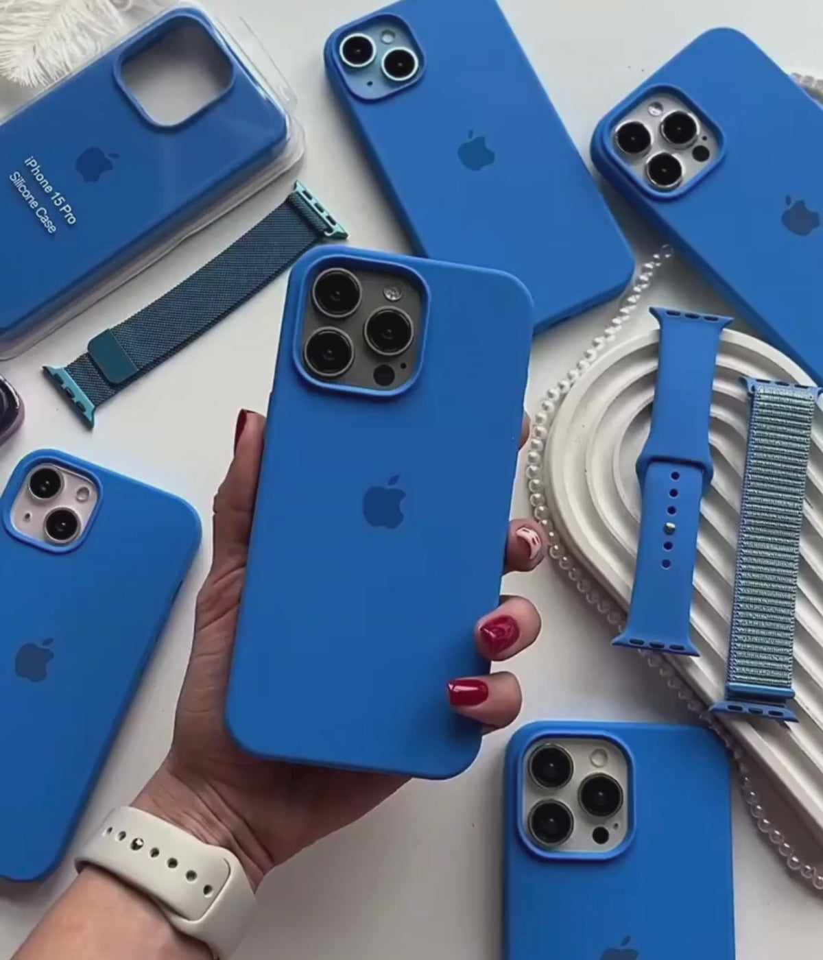 Load video: A video showing a 360-degree view and a close-up of the iPhone midnight blue liquid silicone case