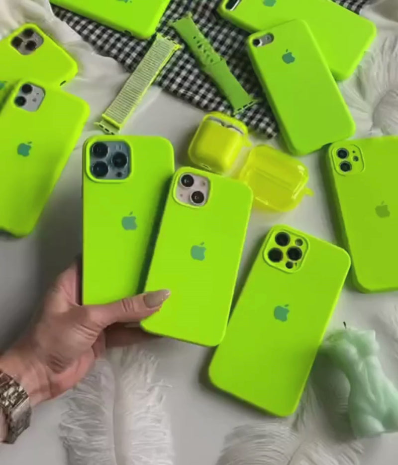 A video showing a 360-degree view and a close-up of the iPhone fluorescent green liquid silicone case
